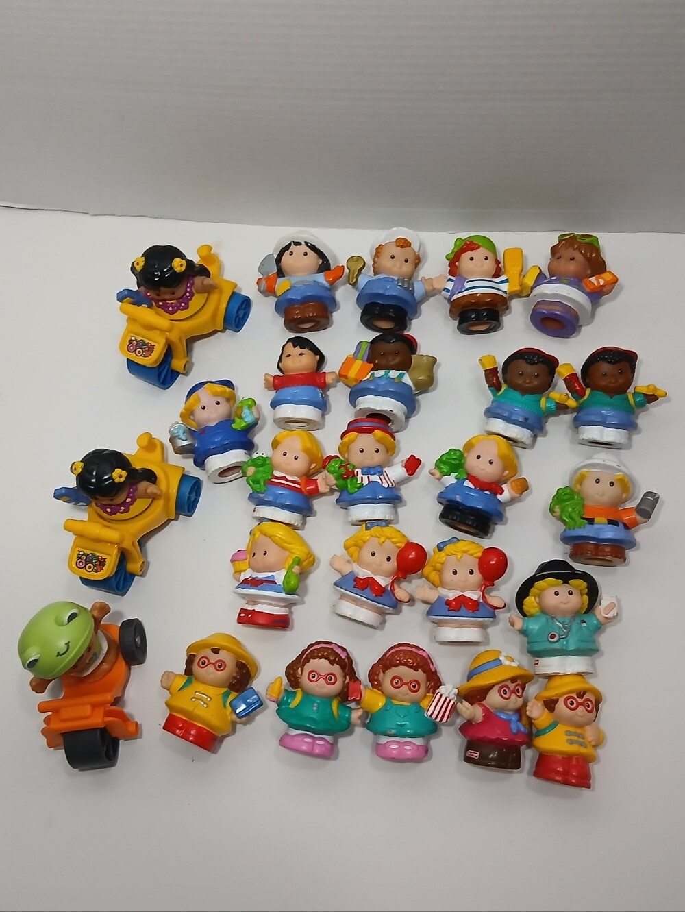 Fisher Price Little People Large Lot 24 Chunky Vtg People, 1 Baby And 3 Bicycles